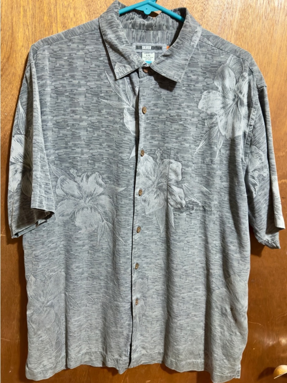 Quiksilver Gray Floral Short-Sleeve Button-Down Shirt